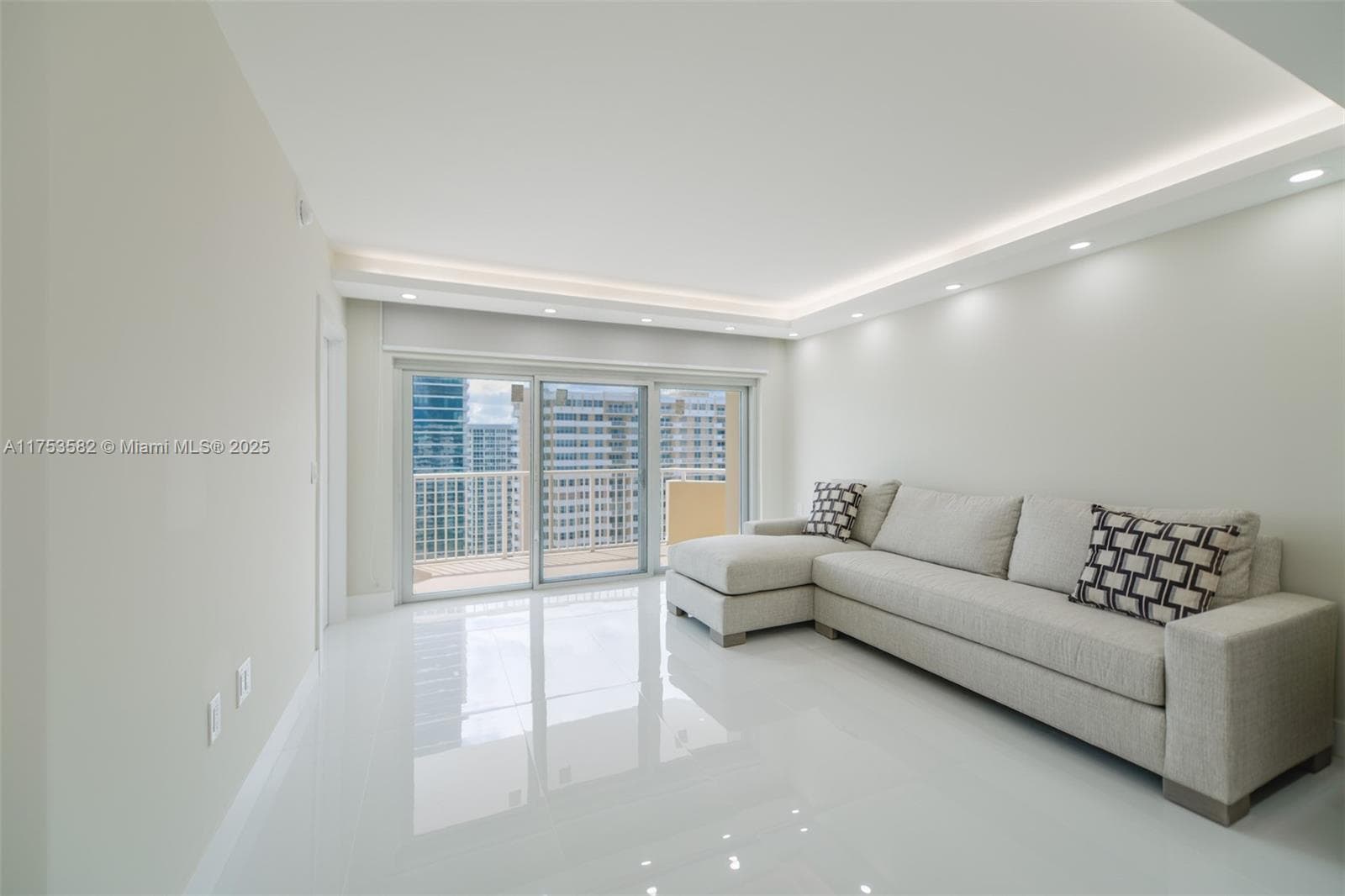 1950 S Ocean Dr # 20L, Hallandale Beach, FL 33009 photo 5