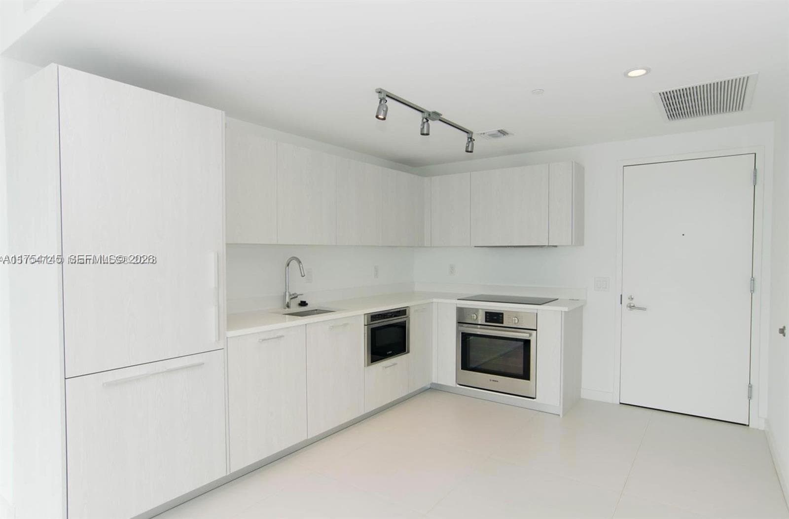 501 NE 31st St # 2009, Miami, FL 33137 photo 3
