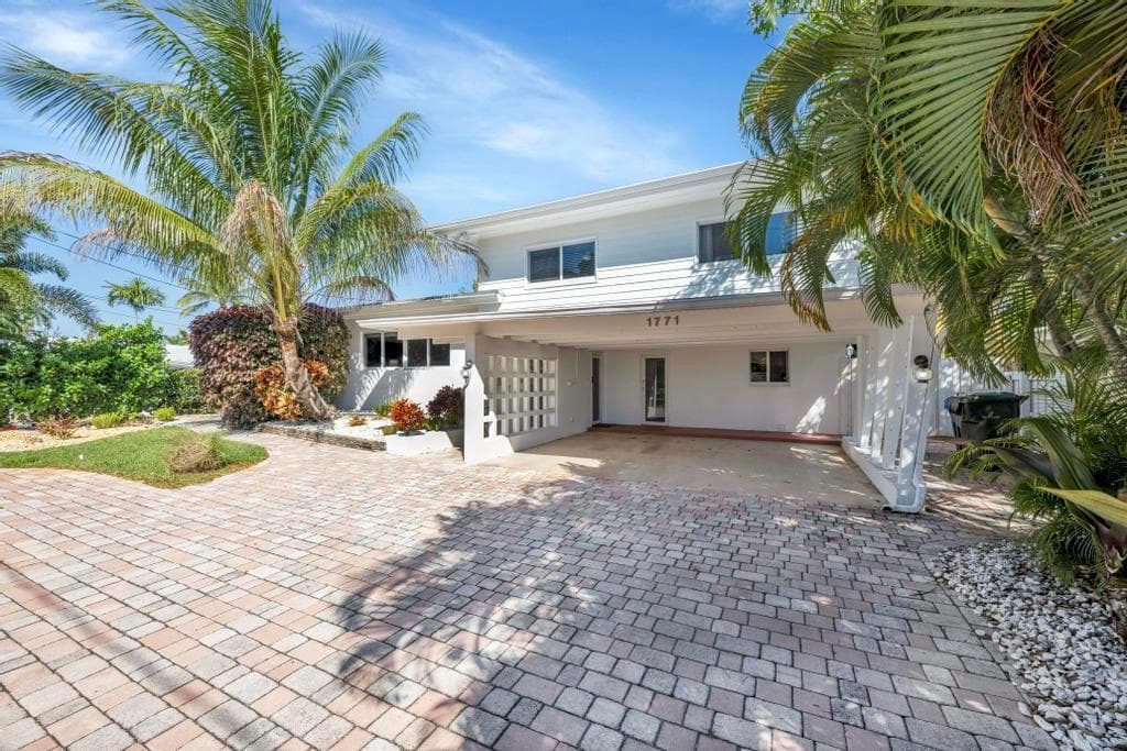 1771 NE 35th Street, Oakland Park, FL 33334 photo 4