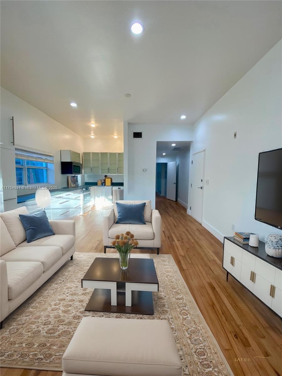 929 Michigan Ave # 5, Miami Beach, FL 33139