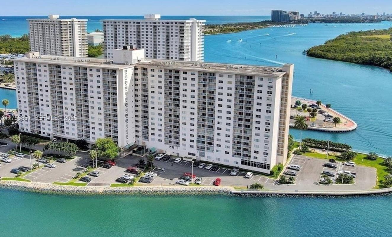 400 Kings Point Dr # 810, Sunny Isles Beach, FL 33160 photo 2