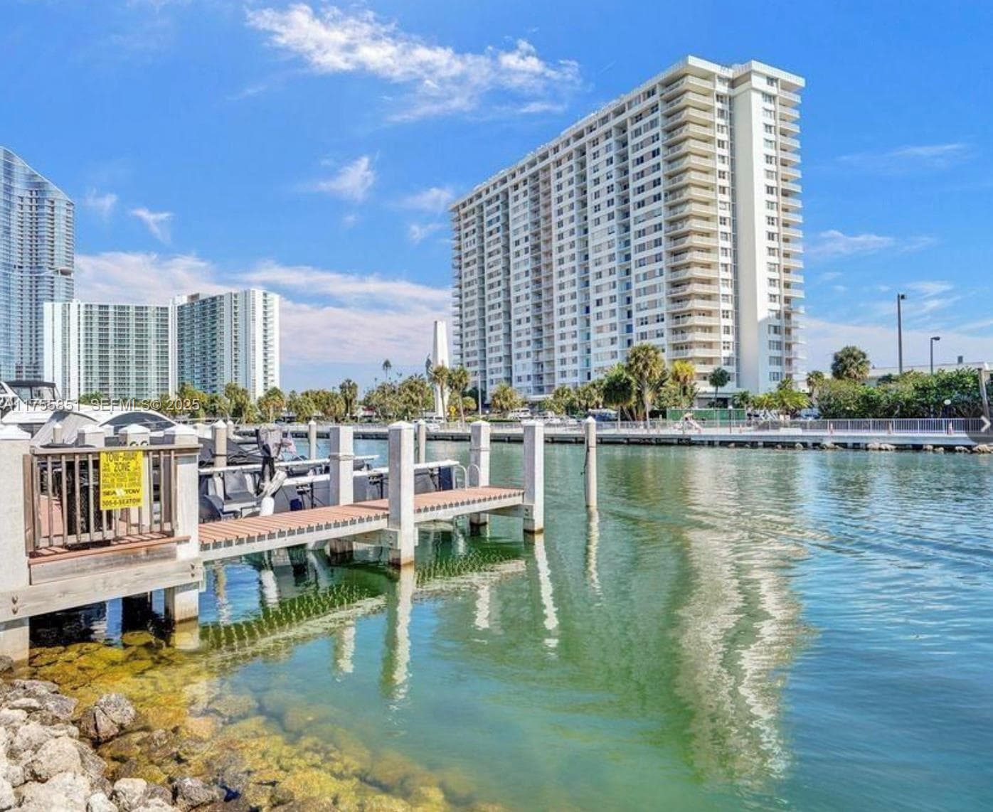 400 Kings Point Dr # 810, Sunny Isles Beach, FL 33160 photo 3