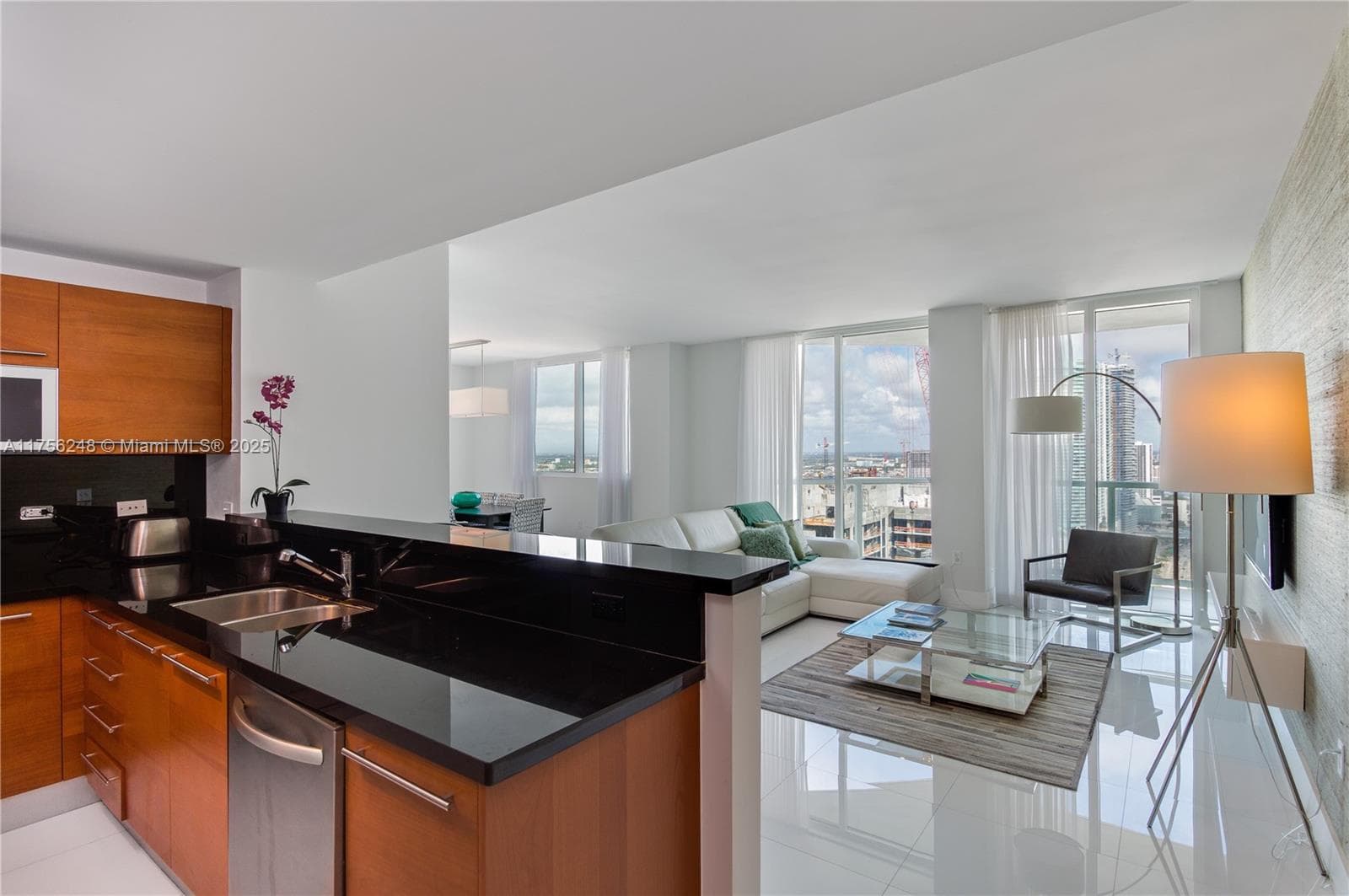 253 NE 2nd St # 3702, Miami, FL 33132 photo 5