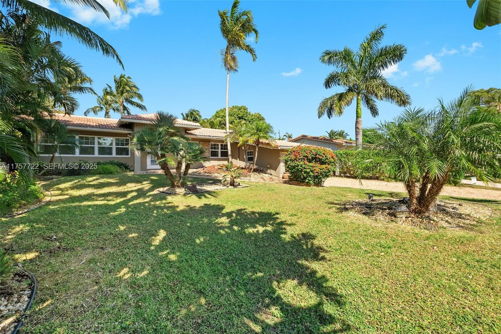 2725 NE 21st Ave, Fort Lauderdale, FL 33306 photo 2