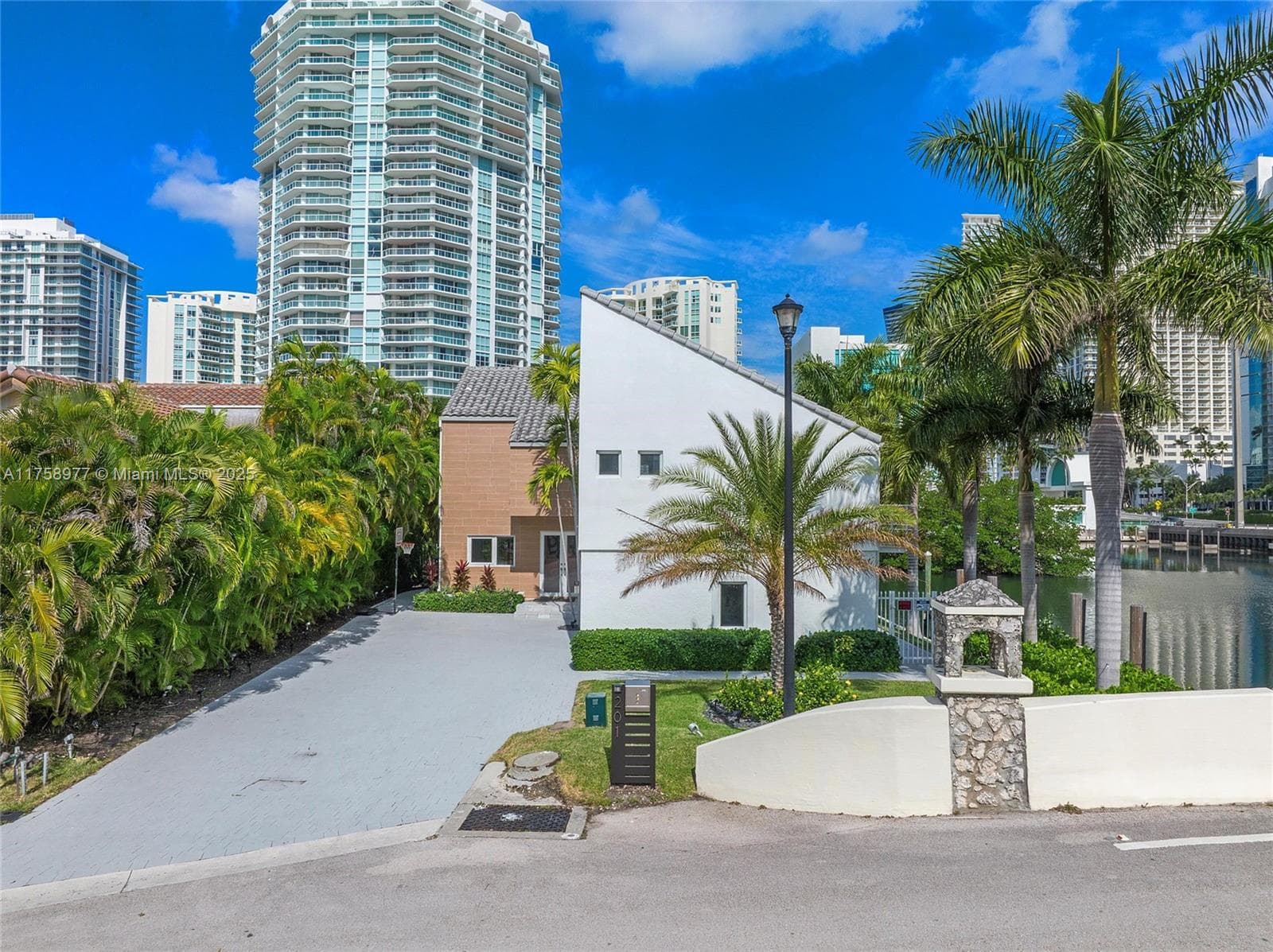 201 Atlantic Ave, Sunny Isles Beach, FL 33160