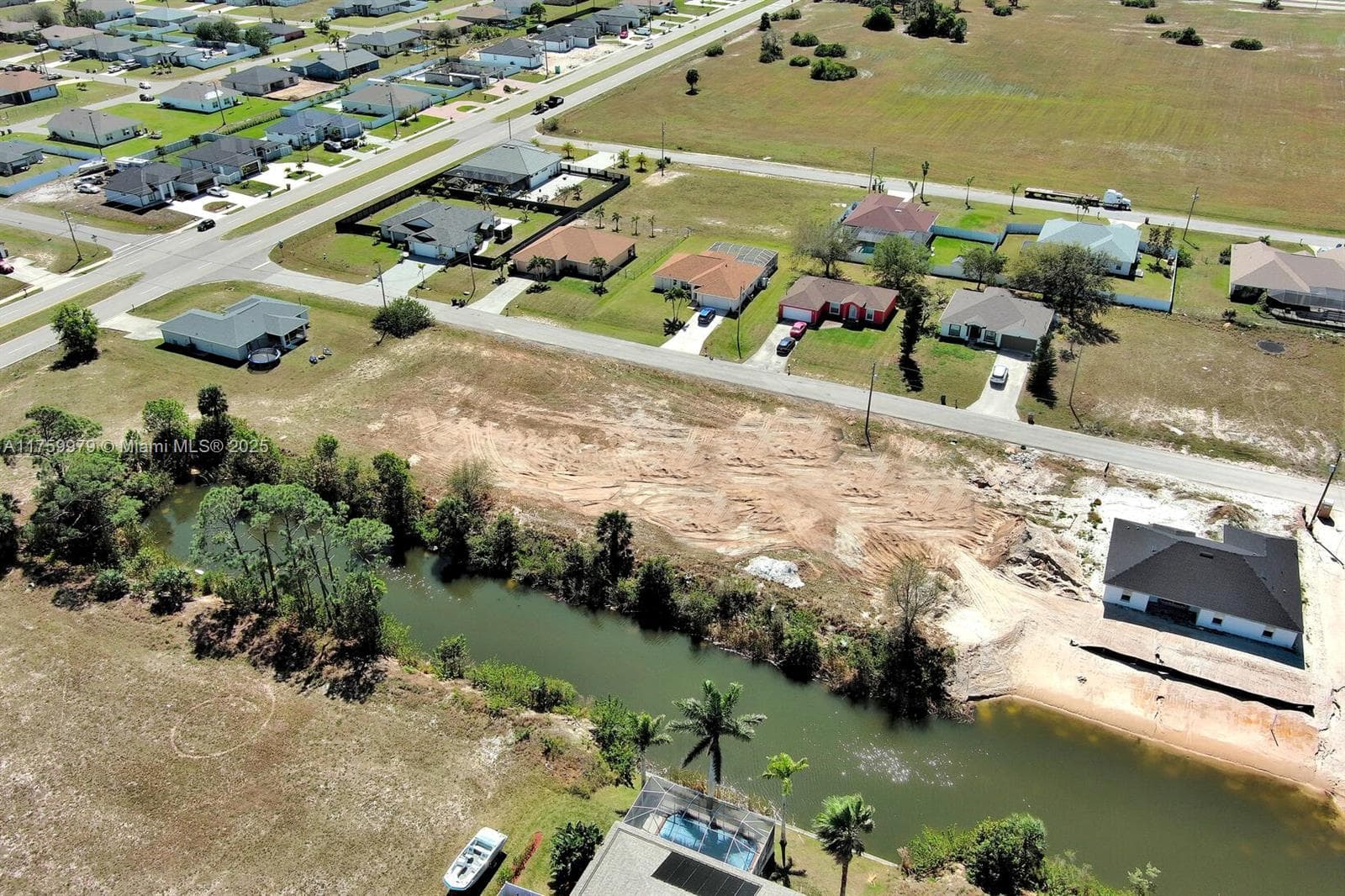 1611 NW 2nd St, Cape Coral, FL 33993