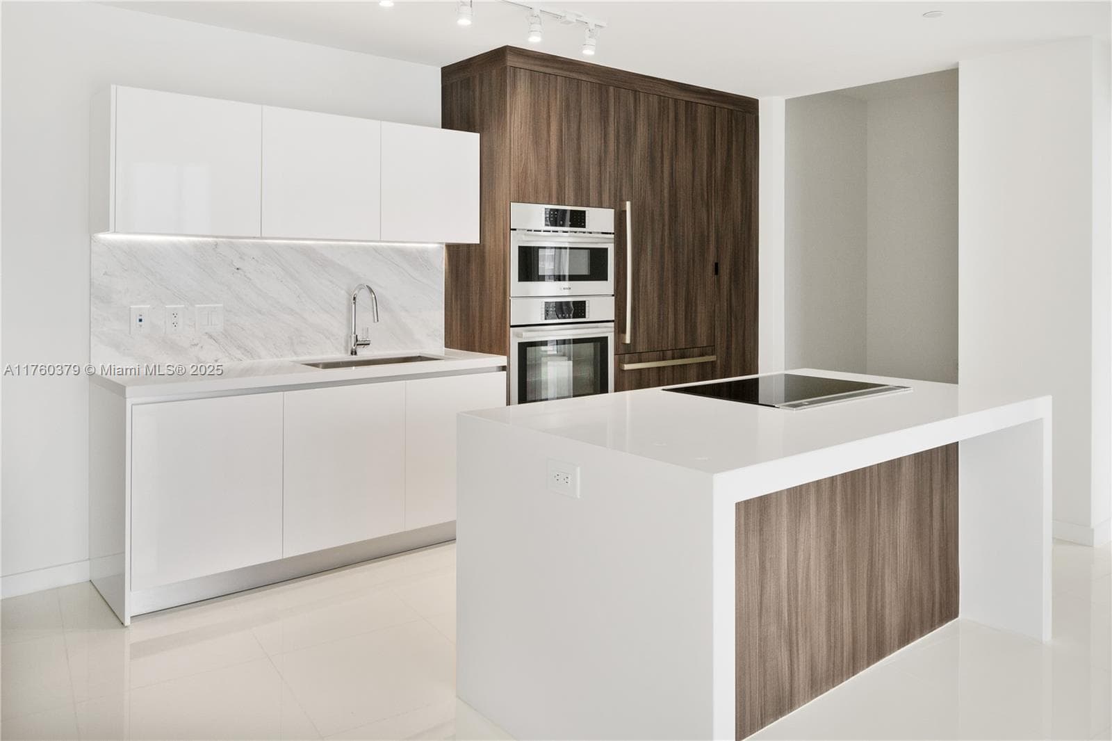 851 NE 1st Ave # 4203, Miami, FL 33132 photo 2