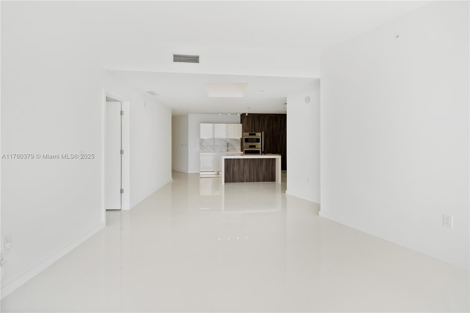 851 NE 1st Ave # 4203, Miami, FL 33132 photo 5