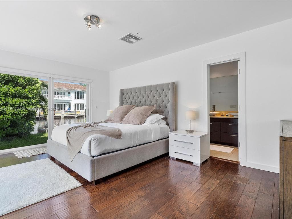 16473 NE 31st Ave, North Miami Beach, FL 33160 photo 5