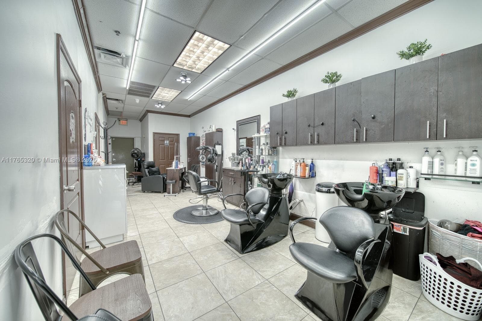 Beauty Salon For Sale On 8th St, Miami, FL 33184 photo 3