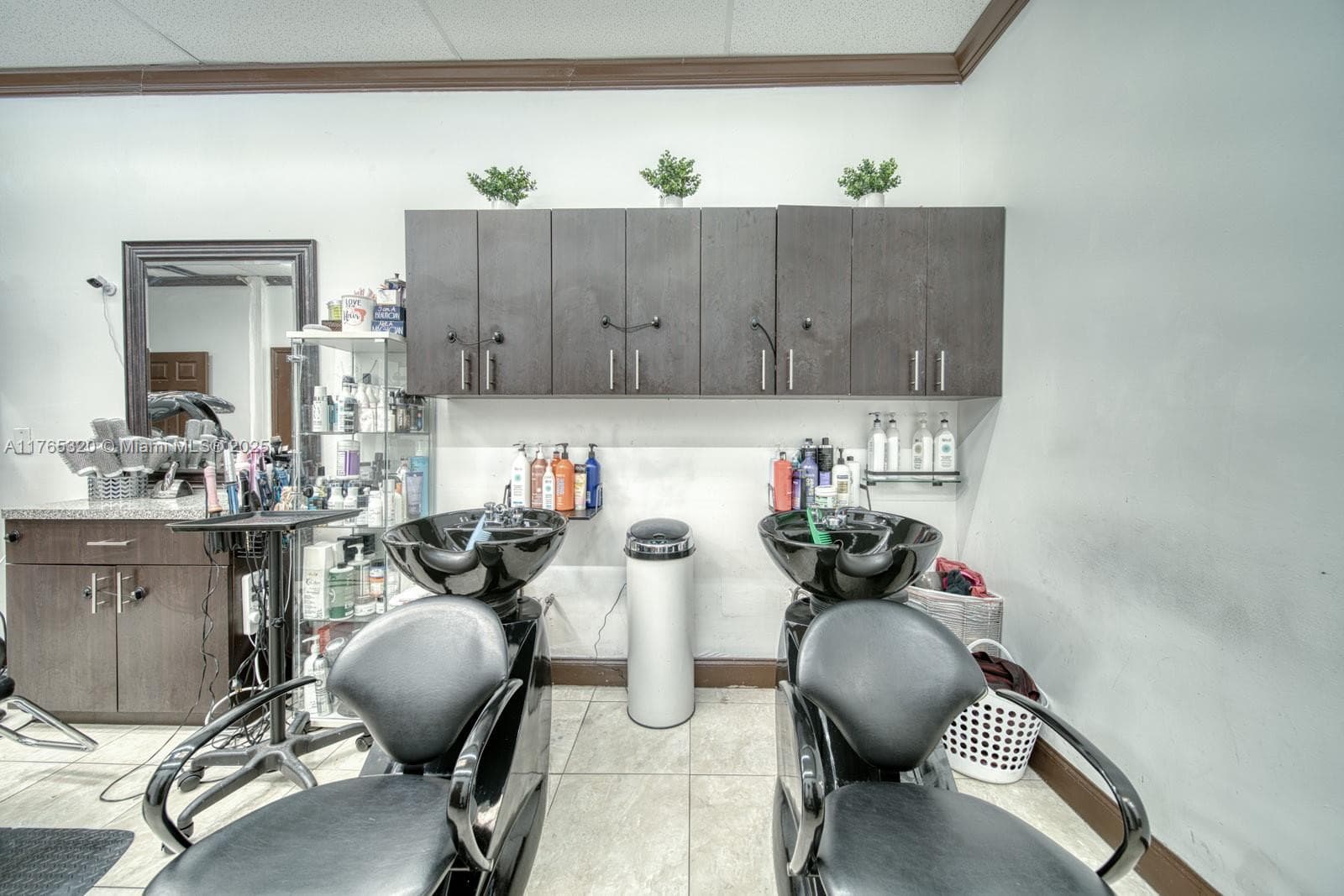 Beauty Salon For Sale On 8th St, Miami, FL 33184 photo 4