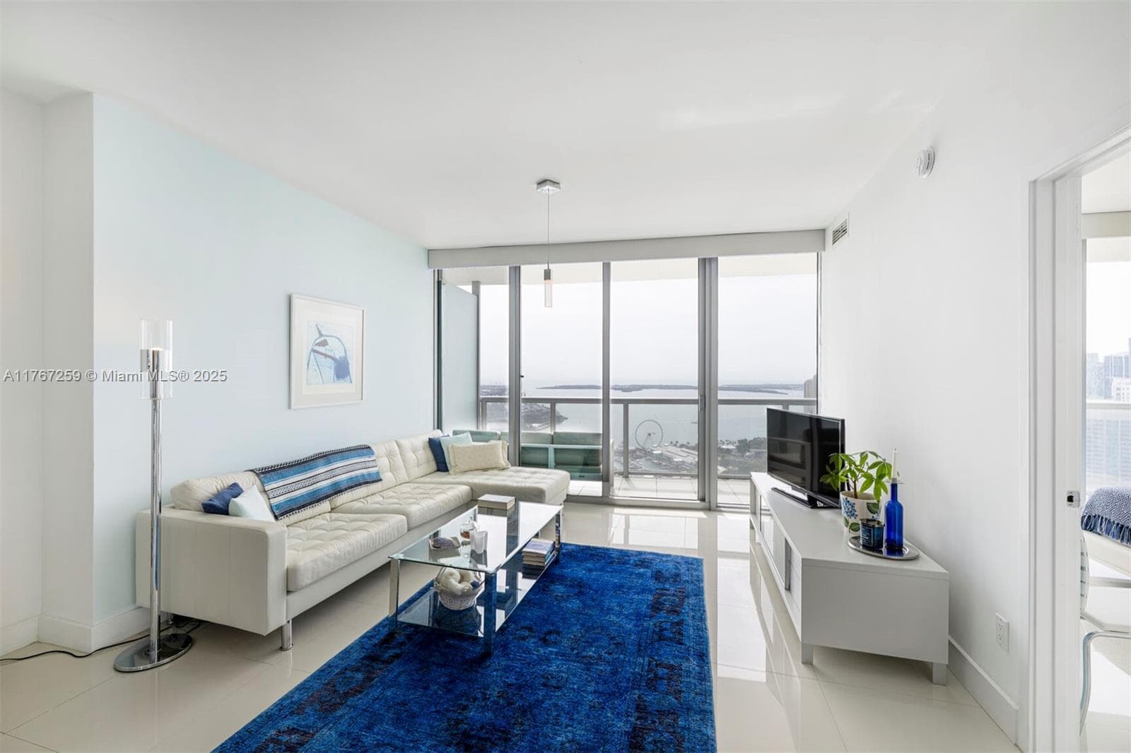 888 Biscayne Blvd # 4306, Miami, FL 33132 photo 2