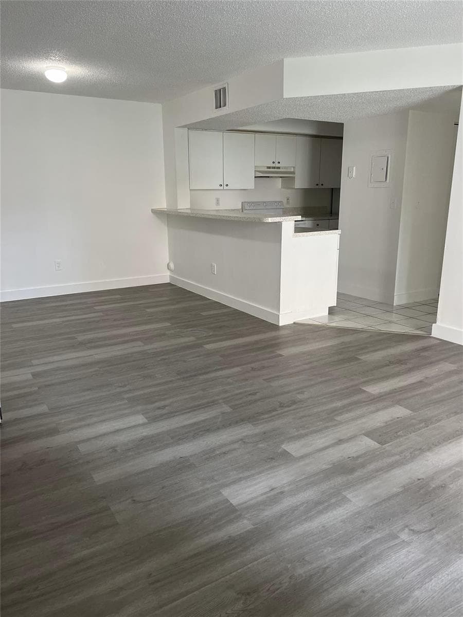 18860 NW 57th Avenue # 106, Hialeah, FL 33015 photo 2