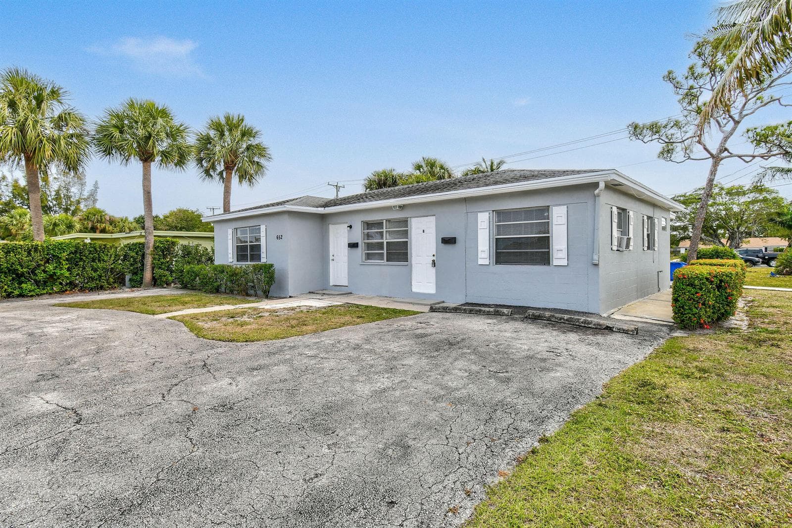 652 Bayberry Drive, Lake Park, FL 33403 photo 3