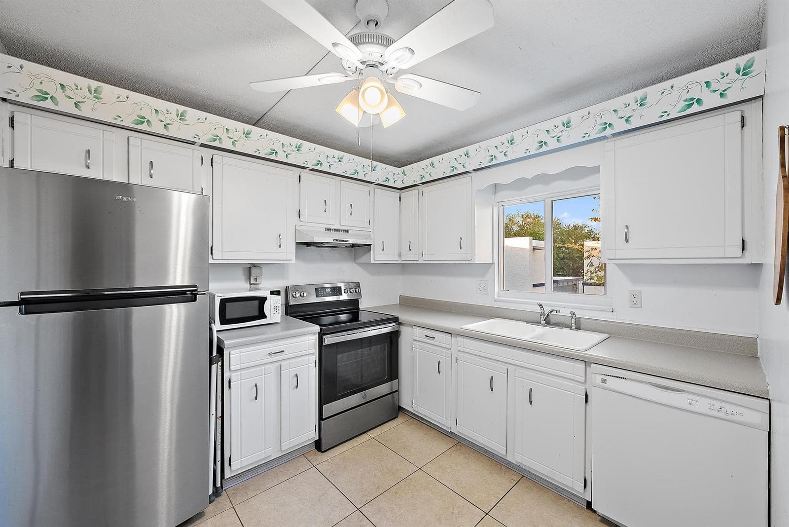 1561 NE 12th Terrace # C-14, Jensen Beach, FL 34957 photo 4
