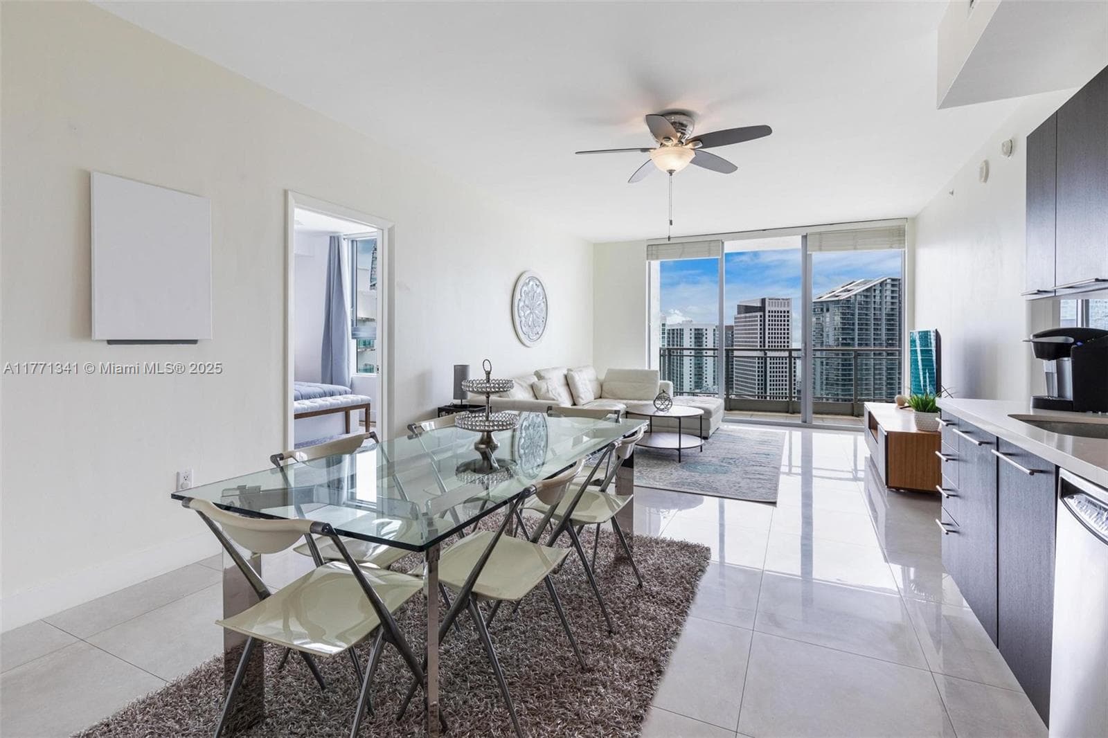 90 SW 3rd St # 4103, Miami, FL 33130 photo 3
