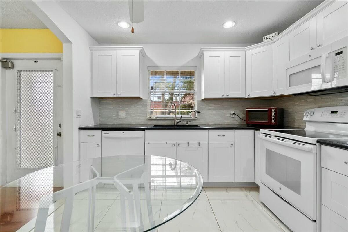 603 Laconia Circle, Lake Worth, FL 33467 photo 3