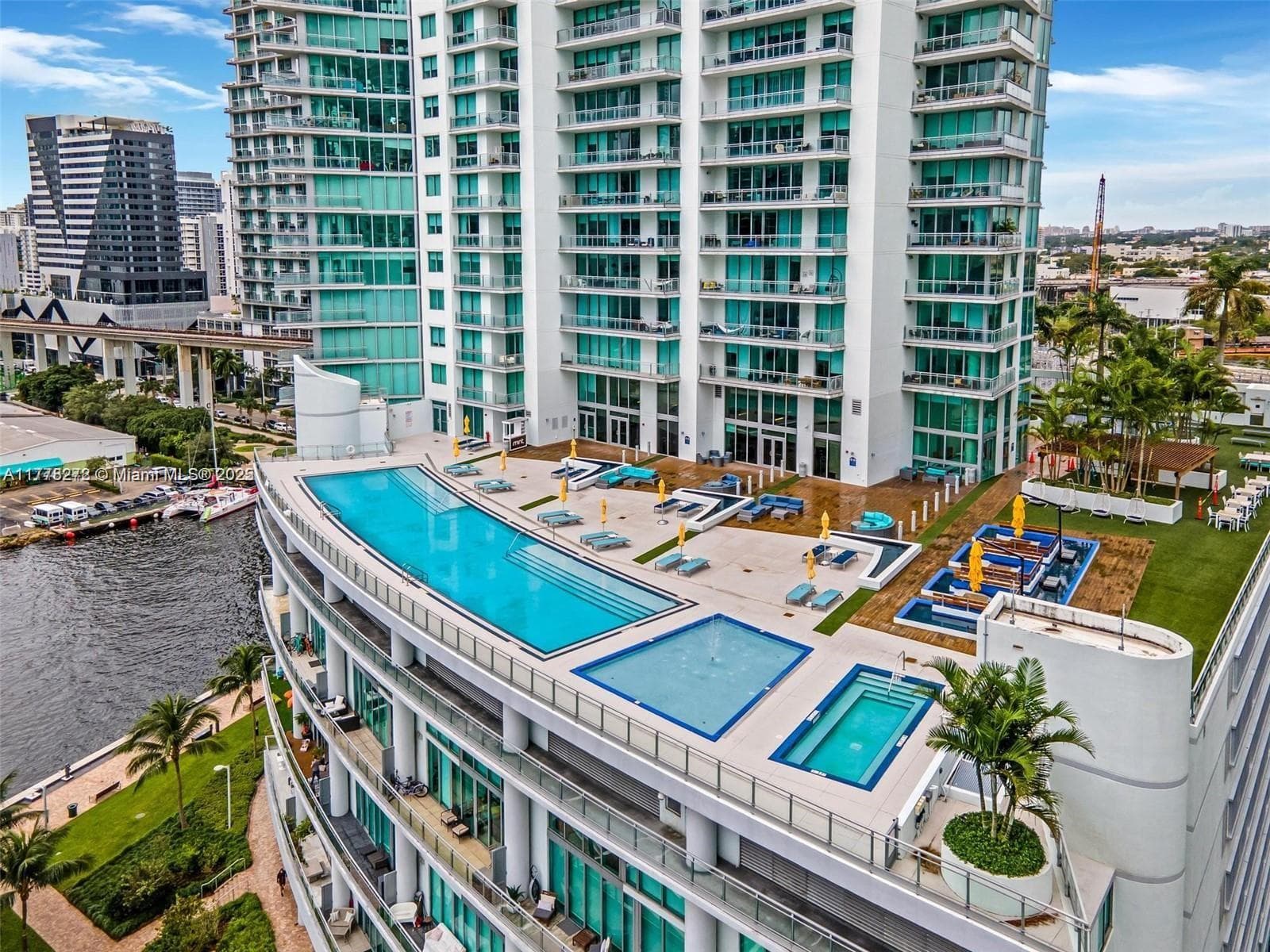 92 SW 3rd St # 4104, Miami, FL 33130