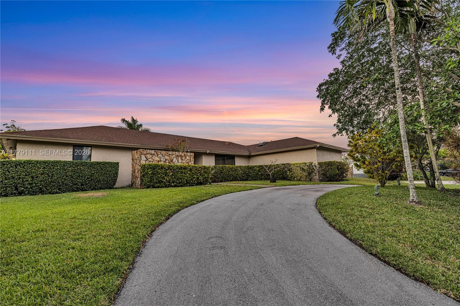 7801 SW 170th St, Palmetto Bay, FL 33157 photo 2