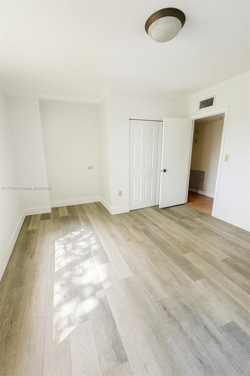 800 NE 199th St # 105D, Miami, FL 33179 photo 4