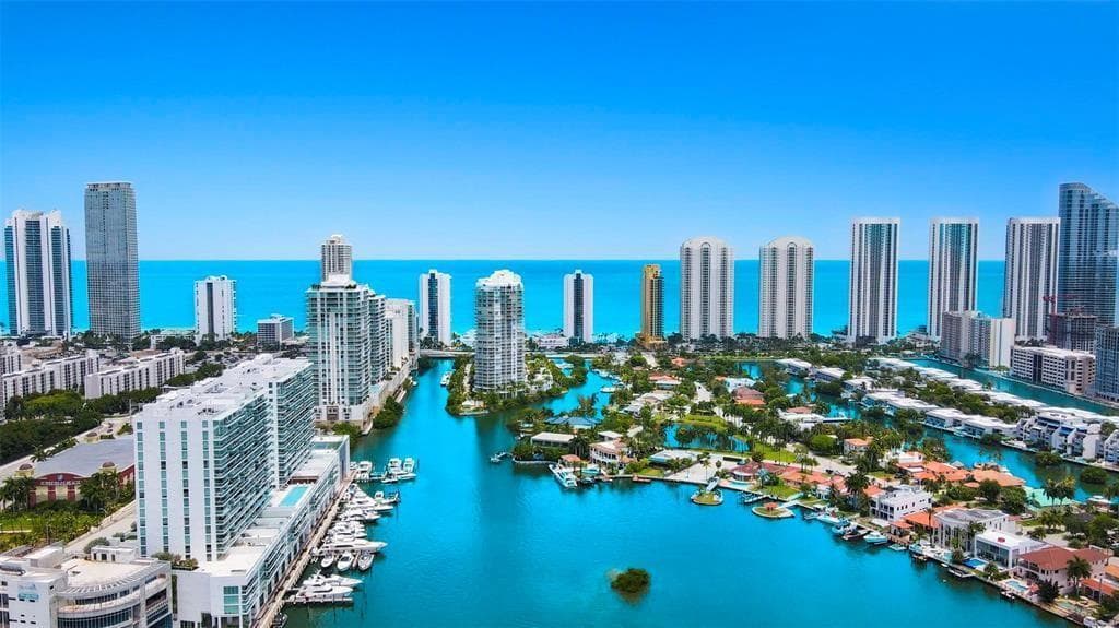400 Sunny Isles photo 2
