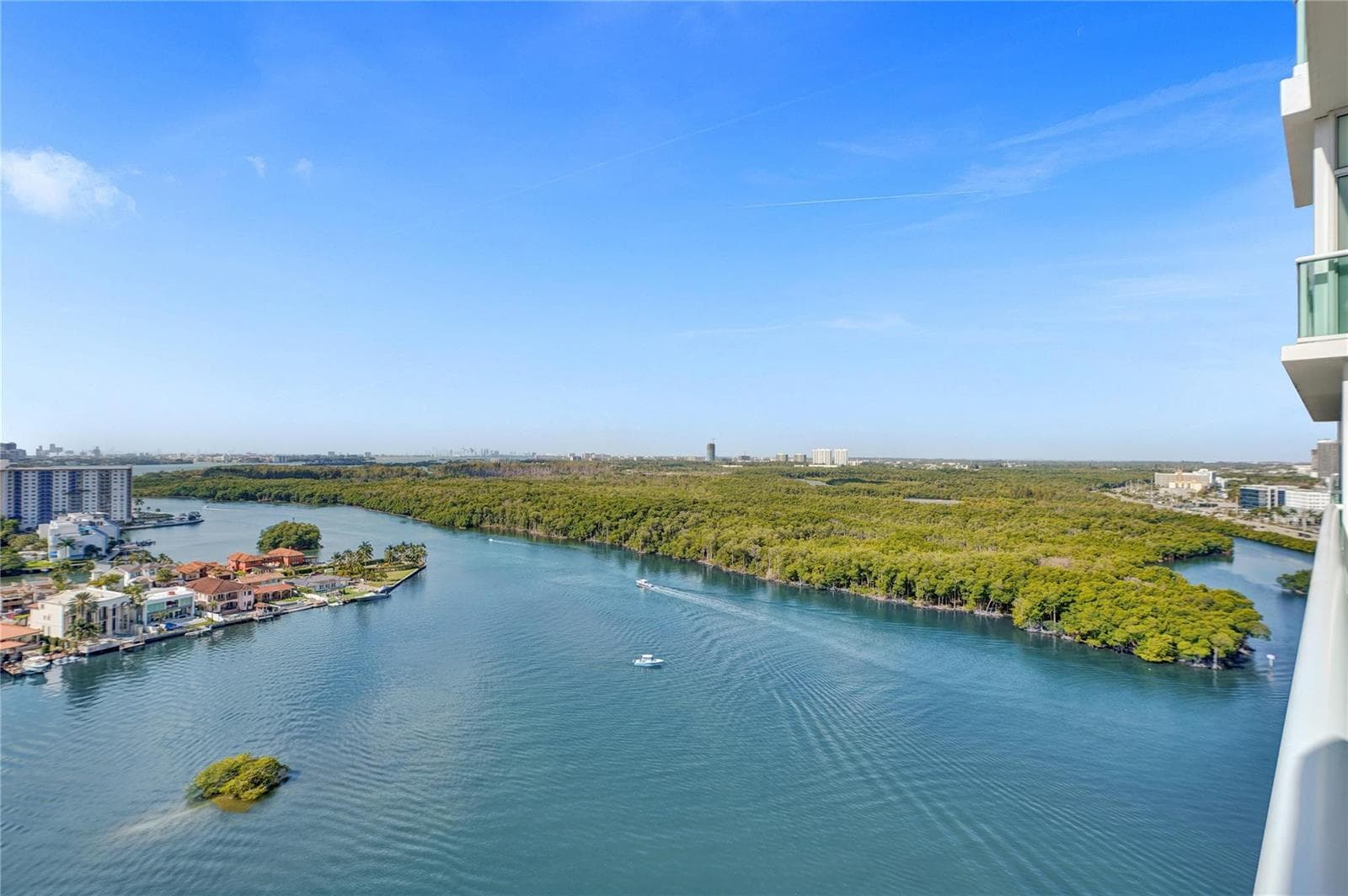 400 Sunny Isles photo 3