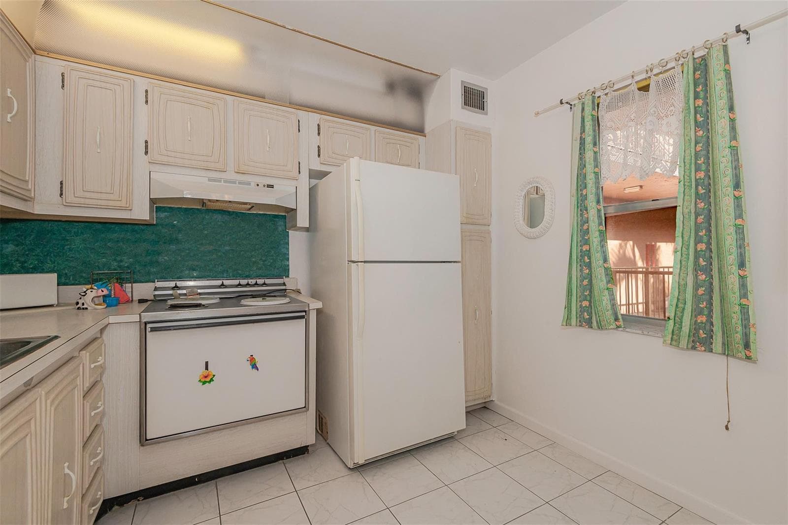 2861 Somerset Drive # 317, Lauderdale Lakes, FL 33311 photo 2