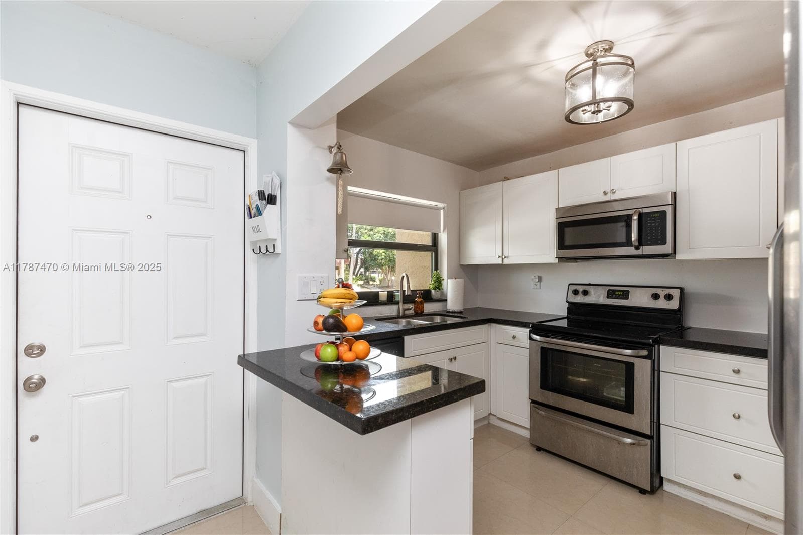 8956 Palm Tree Ln # 8956, Pembroke Pines, FL 33024 photo 2