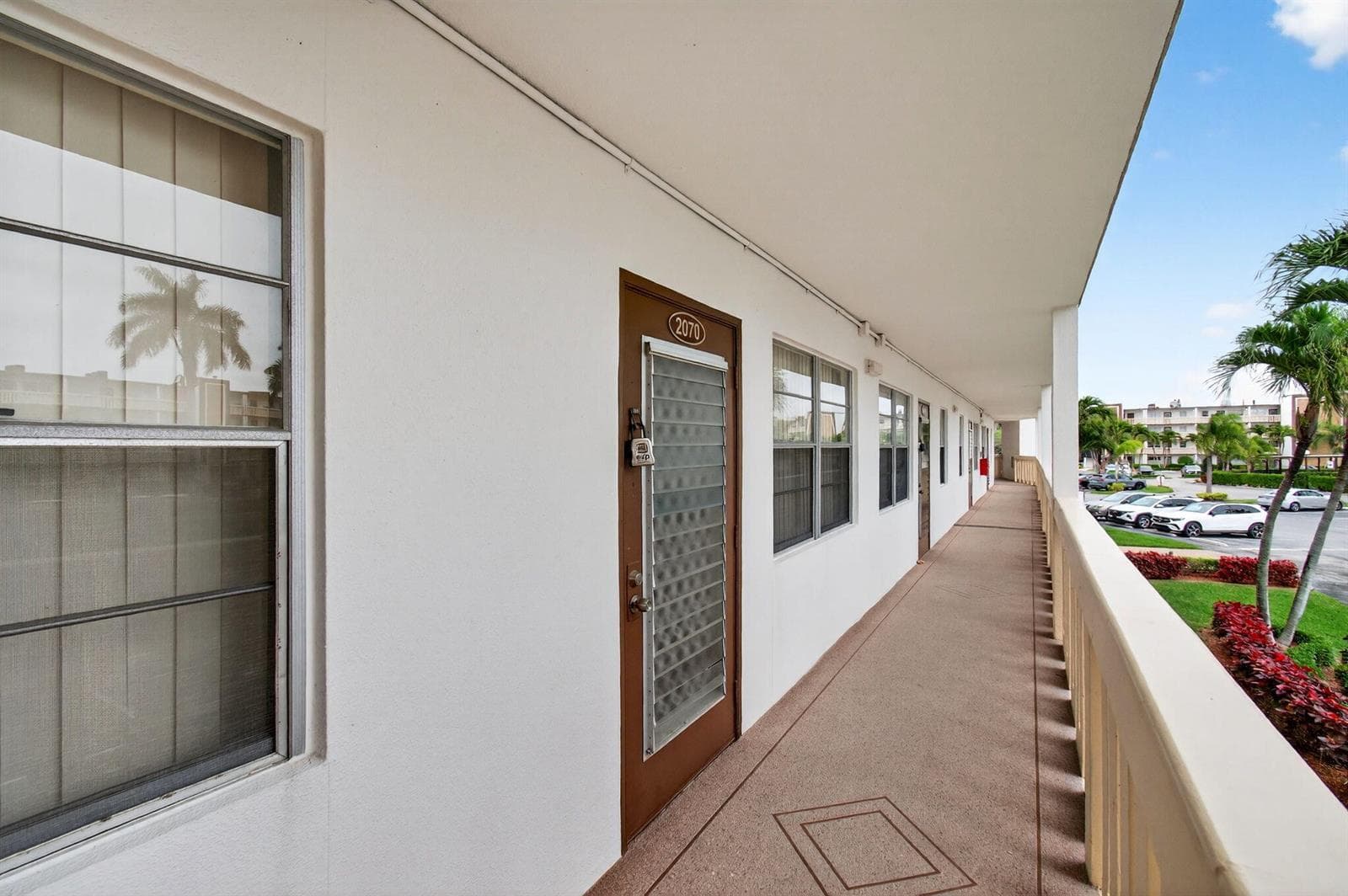 2070 Guildford D, Boca Raton, FL 33434 photo 2