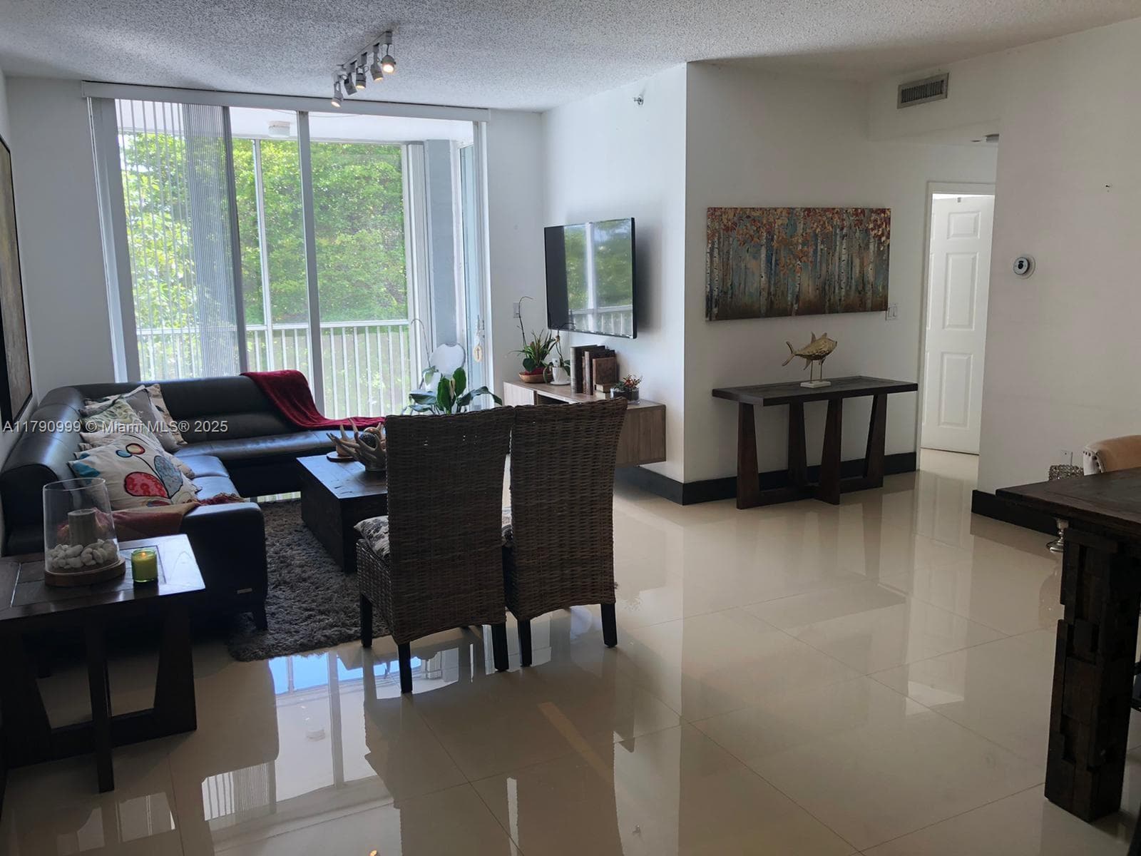 9725 NW 52nd St # 407, Doral, FL 33178