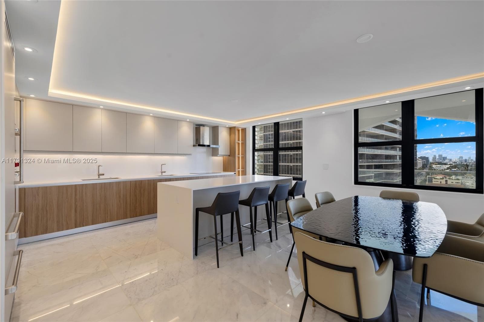 9801 Collins Ave # 17R, Bal Harbour, FL 33154 photo 2