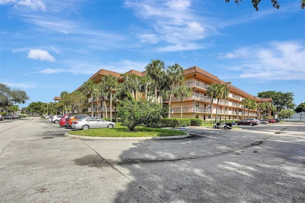 6095 N Sabal Palm Boulevard # 212, Tamarac, FL 33319 photo 3