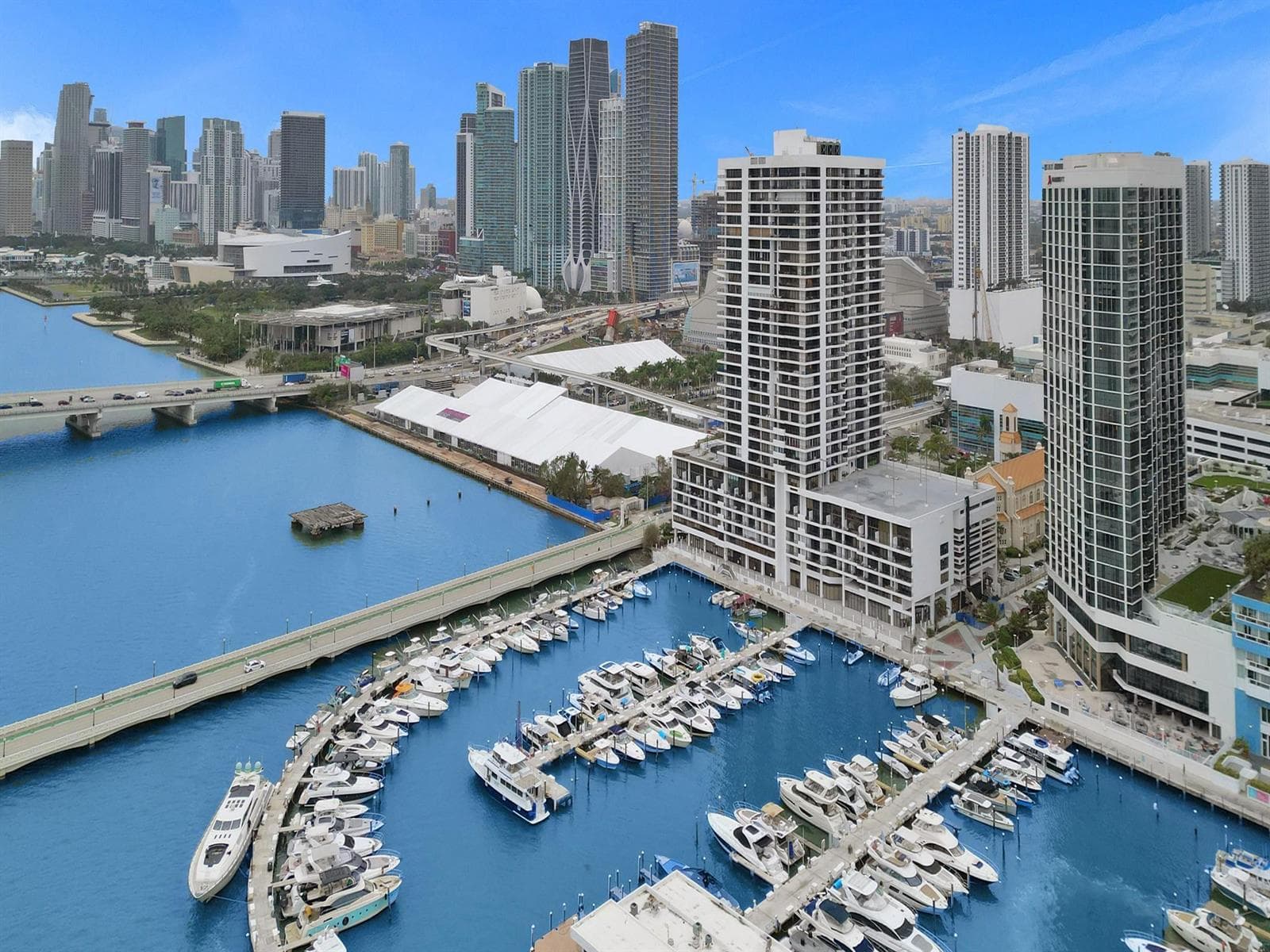 555 NE 15th Street # T4(704), Miami, FL 33132 photo 2