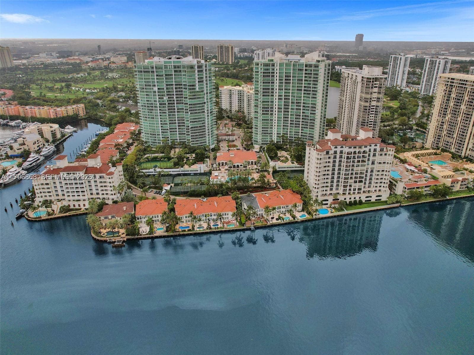 20165 NE 39 PL # 403, Aventura, FL 33180 photo 5