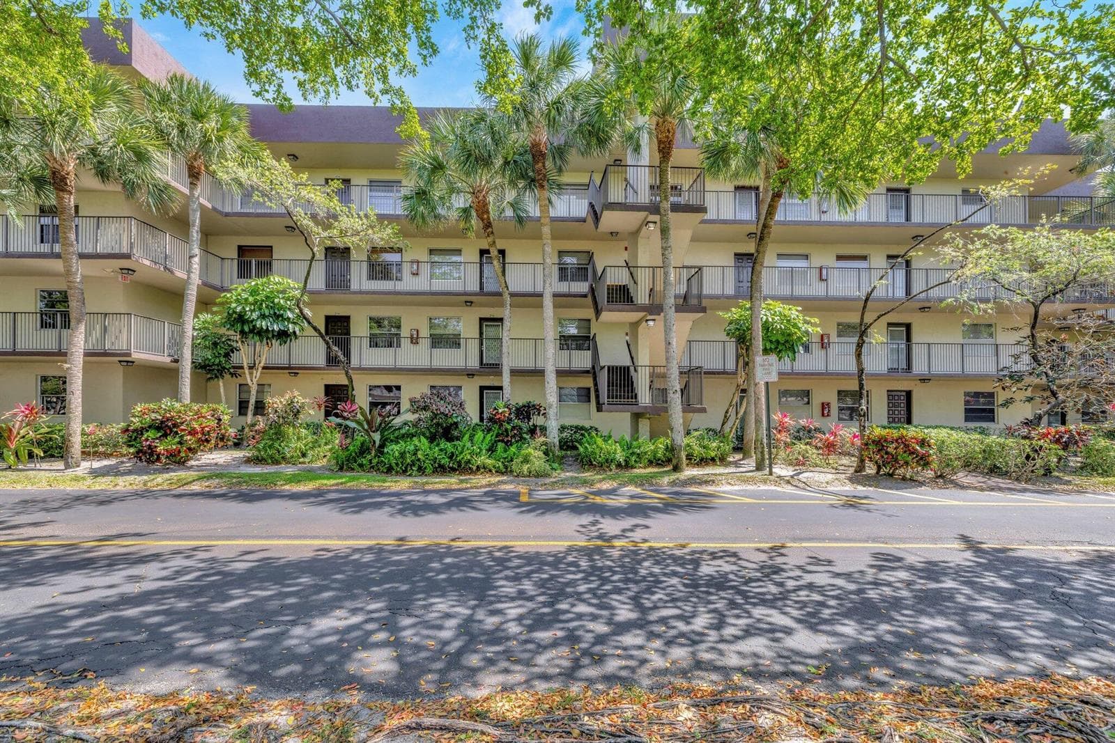 3301 NW 47th Terrace # 410, Lauderdale Lakes, FL 33319 photo 2