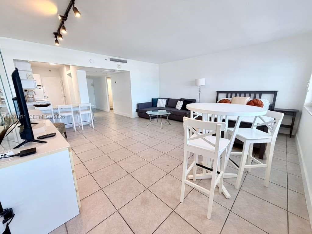 100 Lincoln Rd # 1220, Miami Beach, FL 33139 photo 2