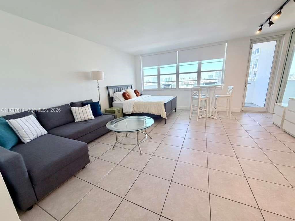 100 Lincoln Rd # 1220, Miami Beach, FL 33139