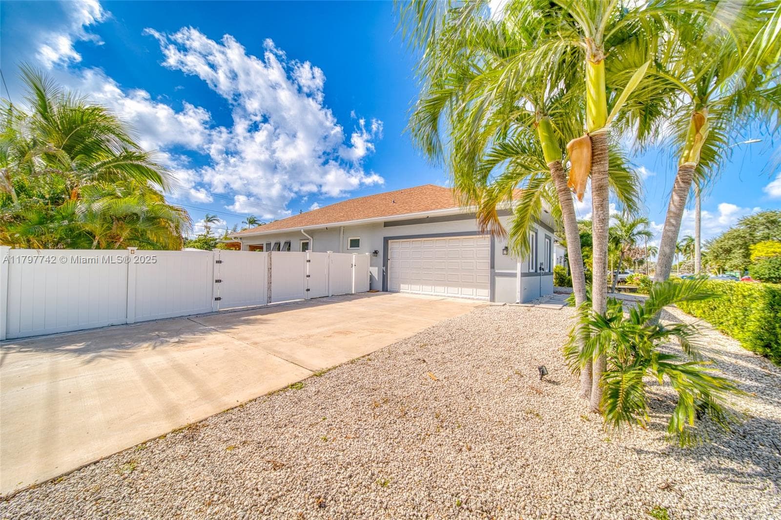 207 SW 11th St, Dania Beach, FL 33004 photo 3