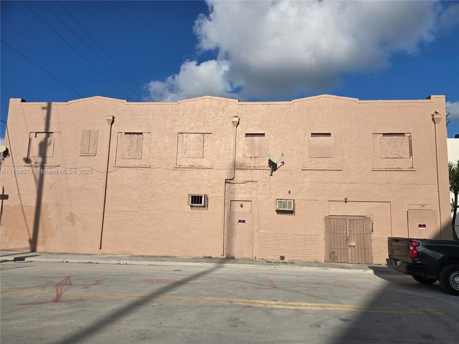 130 NW 14th St, Miami, FL 33136 photo 3