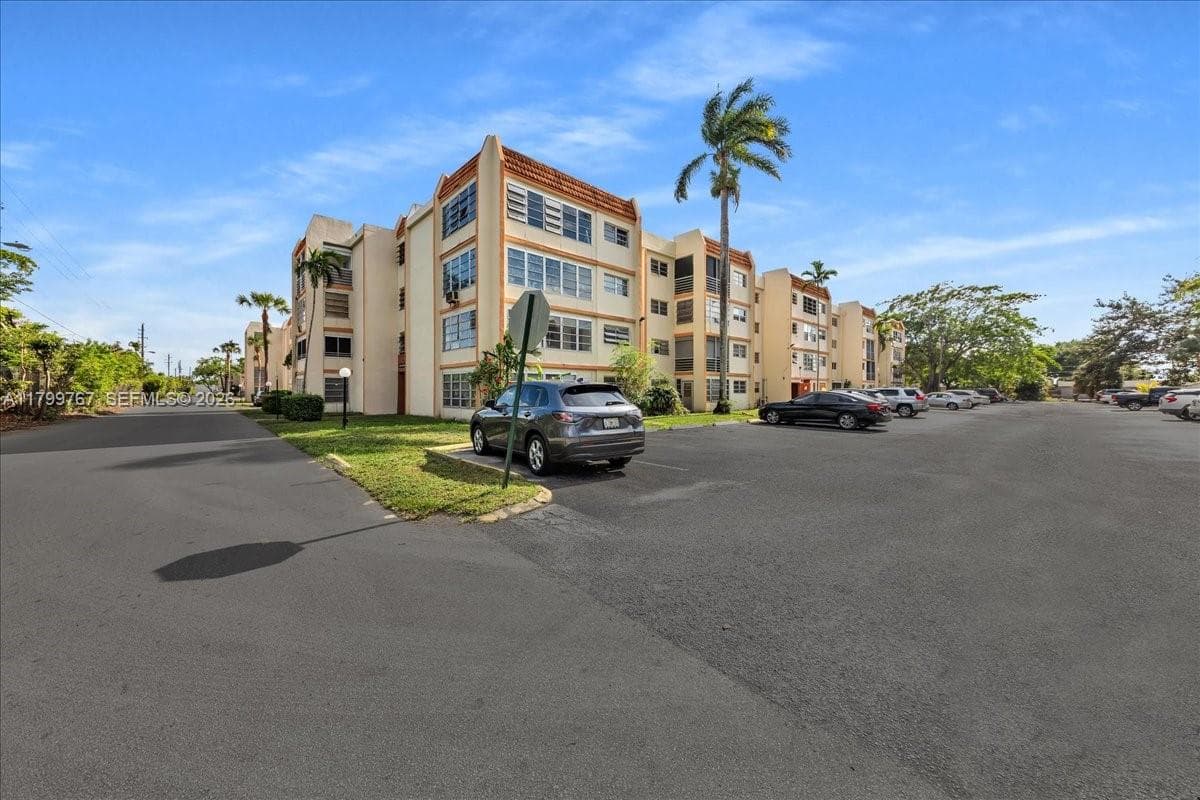 2451 NW 41st Ave # 304, Lauderhill, FL 33313 photo 2