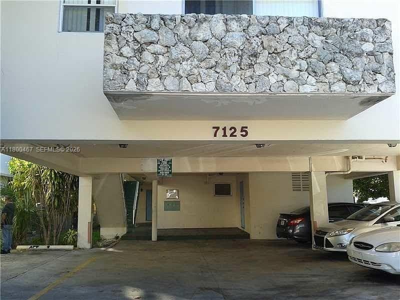 7125 Dickens Ave # 4, Miami Beach, FL 33141