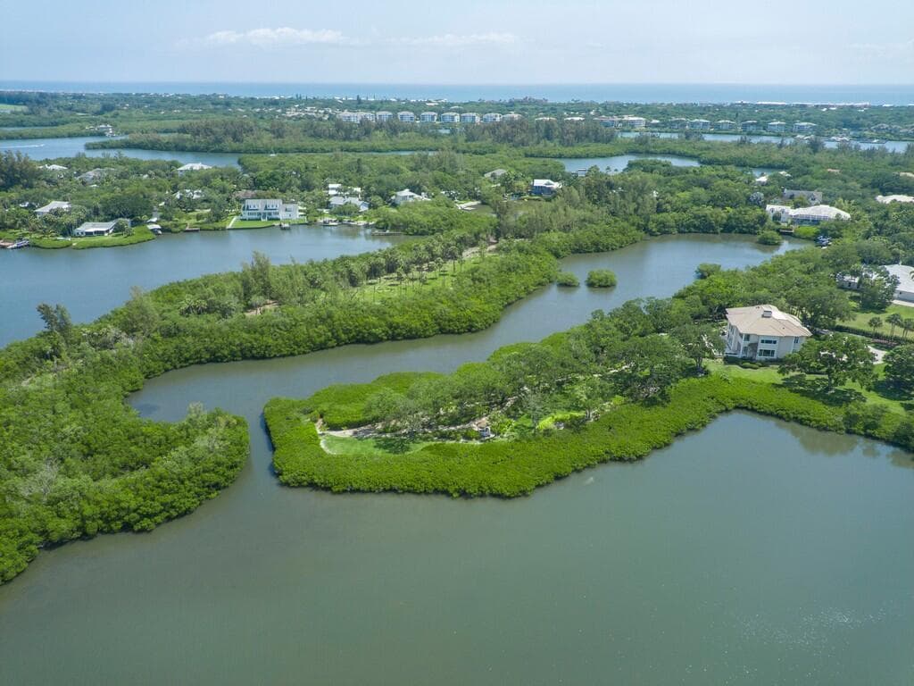 2660 Riverview Court, Vero Beach, FL 32963 photo 2