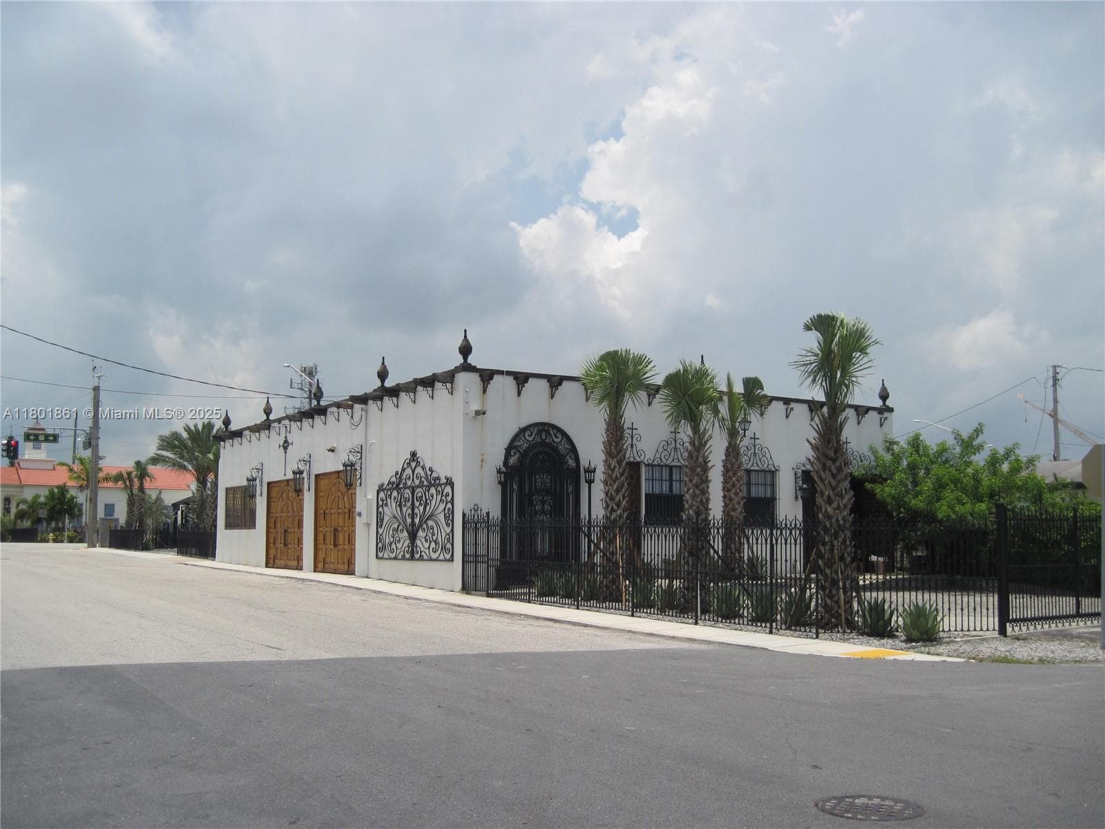 101 NE 1st St, Dania Beach, FL 33004