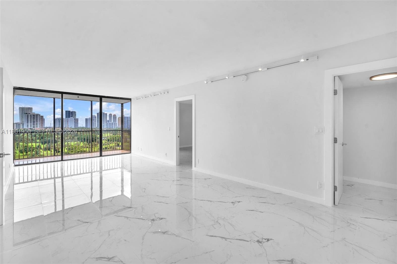 20335 W Country Club Dr # 1108, Aventura, FL 33180