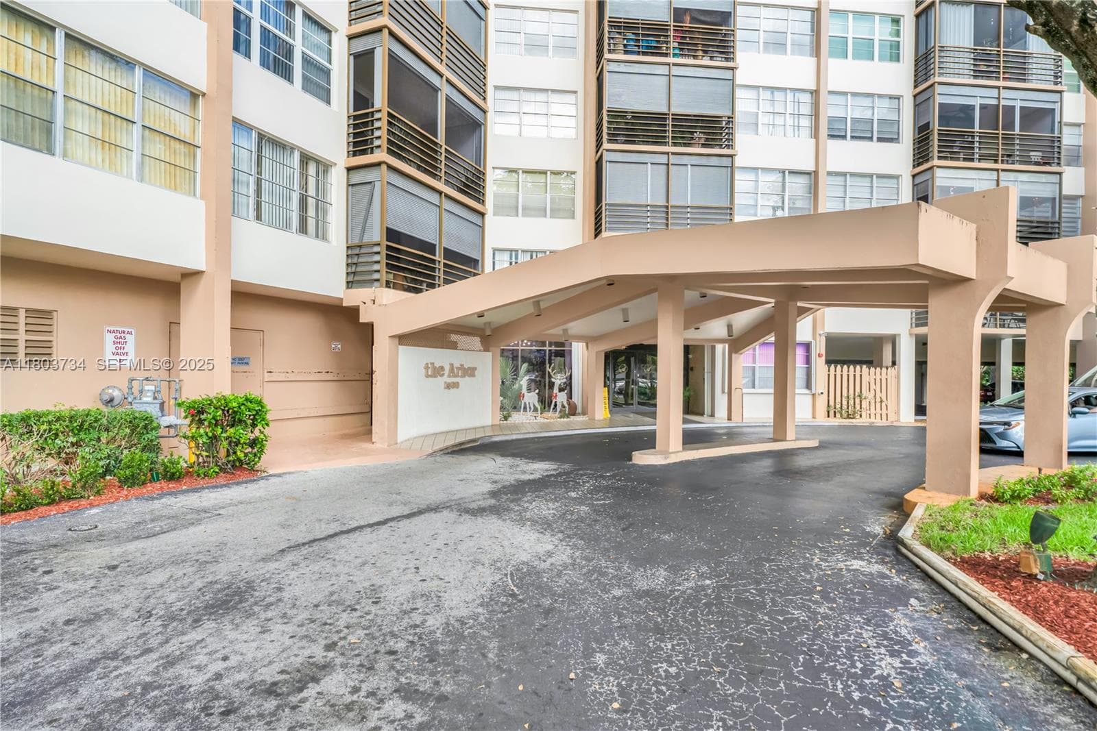 1400 Saint Charles Pl # L4, Pembroke Pines, FL 33026 photo 2