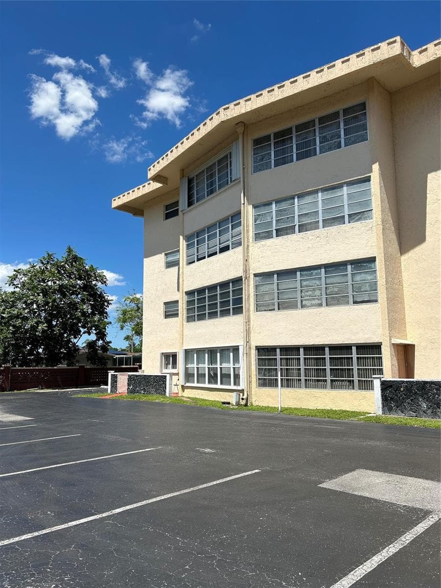 4191 NW 41st Street # 312, Lauderdale Lakes, FL 33319 photo 3