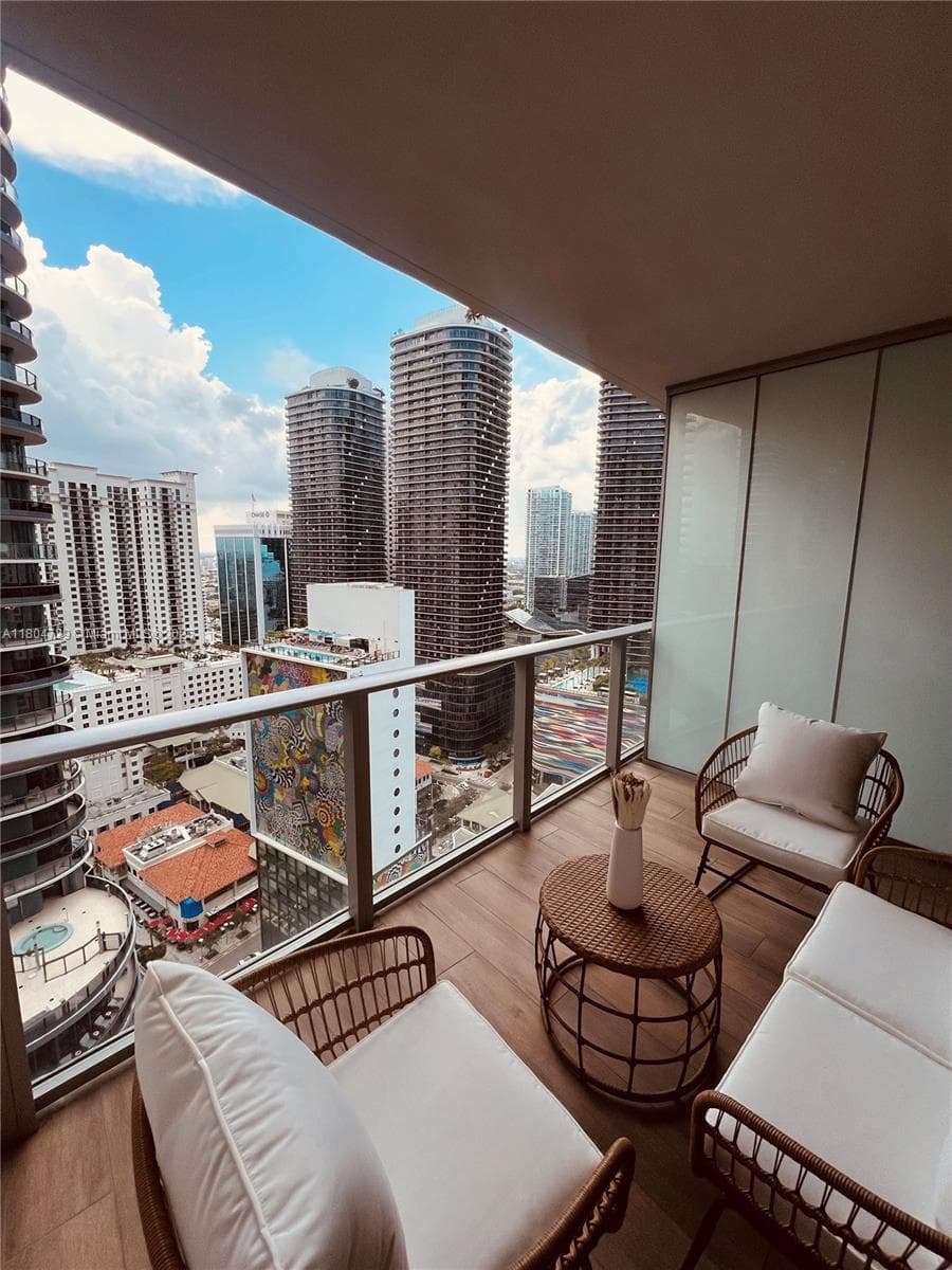 1010 Brickell Ave # 2710, Miami, FL 33131 photo 3