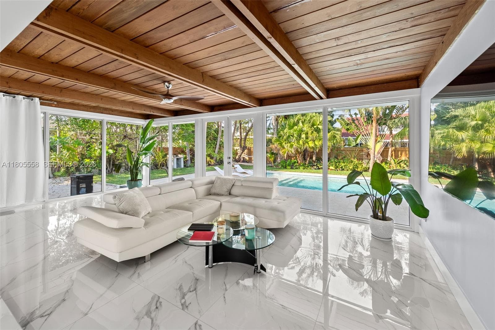 1025 Washington St, Hollywood, FL 33019 photo 4