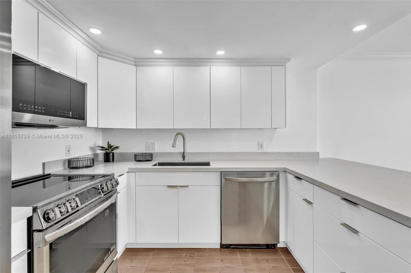 2801 NE 183rd St # 1703W, Aventura, FL 33160 photo 5