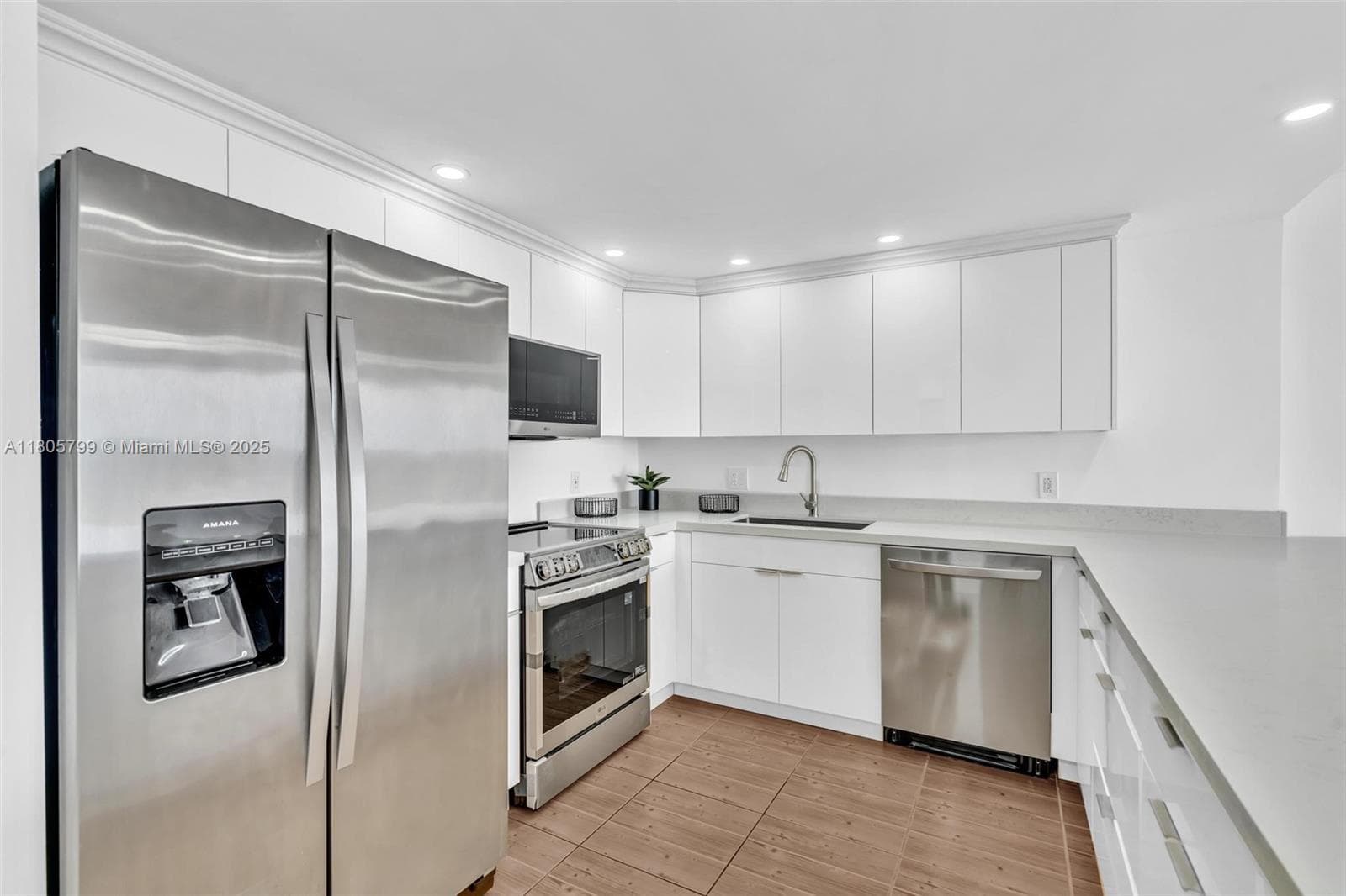 2801 NE 183rd St # 1703W, Aventura, FL 33160 photo 4